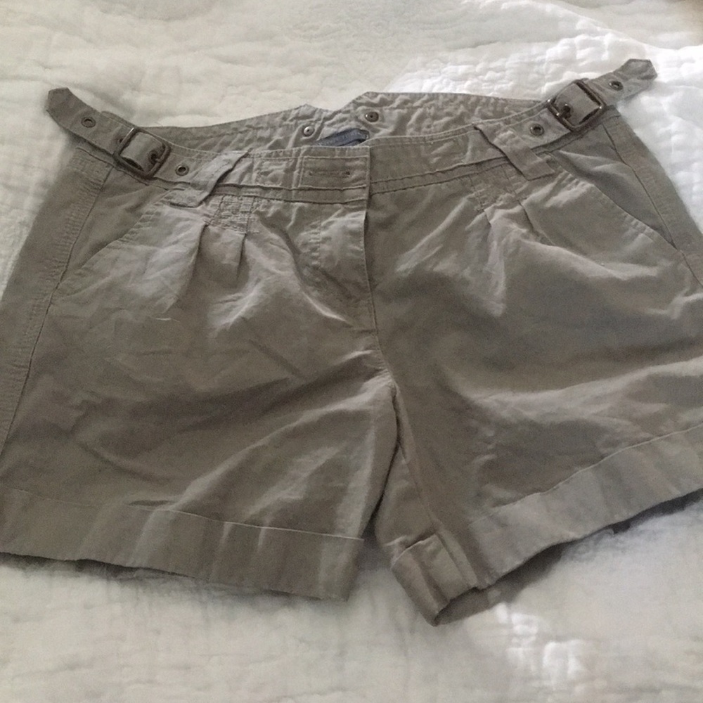 A/X khaki rolled shorts sz 2